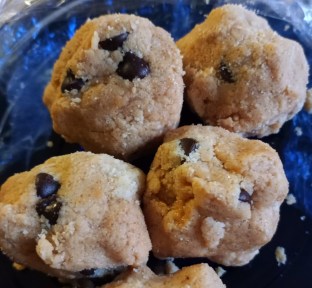 Peanut Butter Chocolate Chip Cookie Dough – Keto, Low glycemic dessert