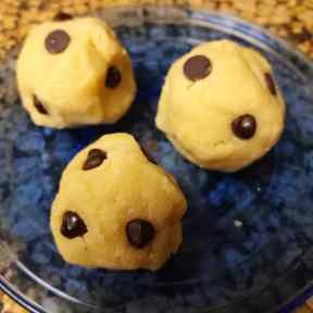 Chocolate Chip Cookie Dough – Keto, Low glycemic, tastes like the real thing!